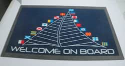 שטיחון דגלי קוד